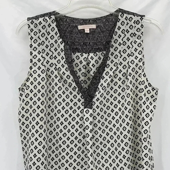 Skies Are Blue Sleeveless Slip On Blouse Top Medium V-neck - Picture 2 of 11